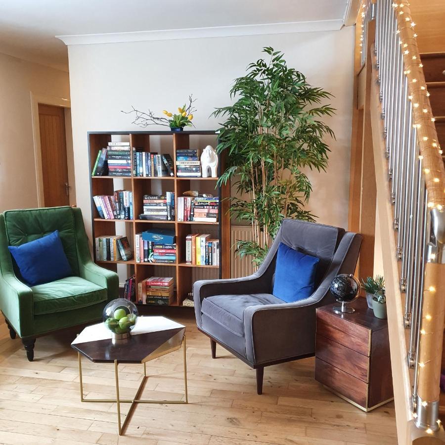 The Sleeping Dog Room At The Grumpy Schnauzer Bnb Huge Room, Luxe Suite, Private Hot Tub, Breakfast, Gym, Games Room, Farm Stay, Amazing แอร์ดรี ภายนอก รูปภาพ